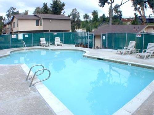 $3,090 / 3br - Fenced yard, Washer/Dryer, EV charging. Open 7 days till 9 pm. (Lake Murray/La Mesa/Grossmont)64037044664833120