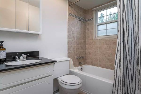 $1,950 / 3br - 1200ft2 - Just what you're looking for! 3 Bed / 1 Bath. Come and see! (Gresham)63842023780483124