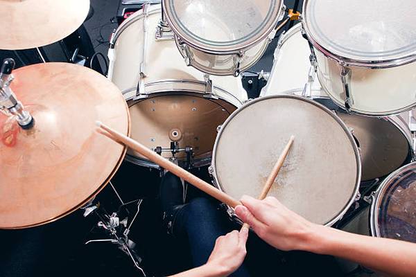 Drummer Looking to...63877736231937120