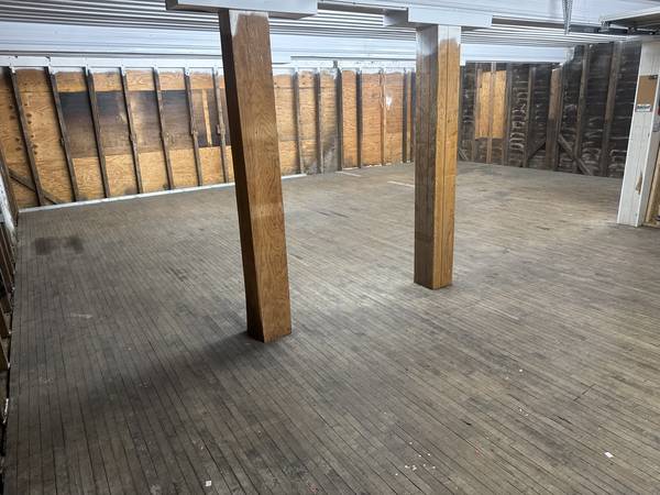 $1,000 / 1050ft2 - Camper parking and warehouse storage (Mt wolf)64165010174979122