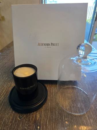 Audemars Piguet candle box with Candle 1