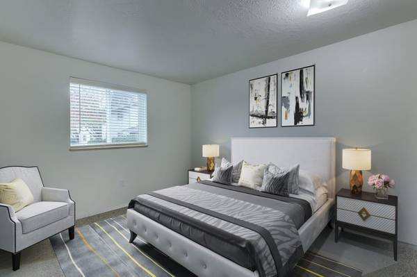 $1,735 / 2br - 865ft2 - Beautiful 2 bed 2 bath in McMinnville  ~ Towncenter (Beautifully maintained property in the heart of McMinnv)63956787894787122