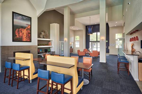 $2,050 / 2br - 1100ft2 - Pet Friendly, Barbecue Area, Central Heat & Air Conditioning63973358260099121