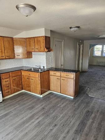 $1000.00 / 1br - 800ft2 - Cute 1 bedroom apartment with deck in the heart of Midtown63681623793795121