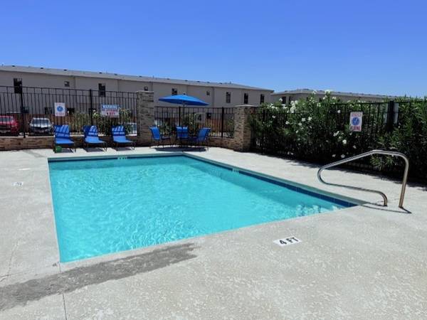 $1,449 / 3br - 1252ft2 - Stone Knights 3br 2bth - $250 OFF 1st Month (Laredo)63662003322371120