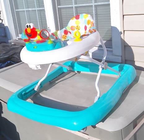 Sesame Street I Spot Elmo! Baby Activity Walker - $20 (Staten Island)63471378140673124