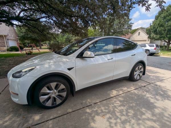 2022 Tesla Model Y Long Range 7 Seat Tow Package - $29,000 (Milwood/Domain)63439771187971121