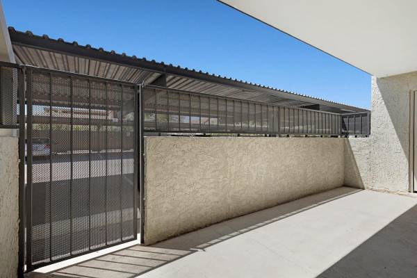 $1,195 / 2br - 825ft2 - A/C, Fully Equipped Kitchens, Covered Parking, Eat-in Kitchen (Phoenix)64024994795009122
