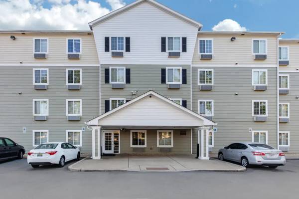 $908 / 1br - Pay Monthly, Stress-Free - No Lease, No Deposit Required! (3131 University Drive NW, Huntsville, AL)63658759748993124