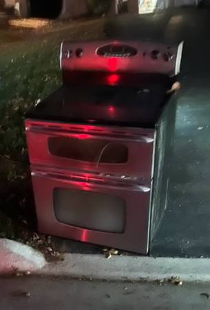 Free electric range 1