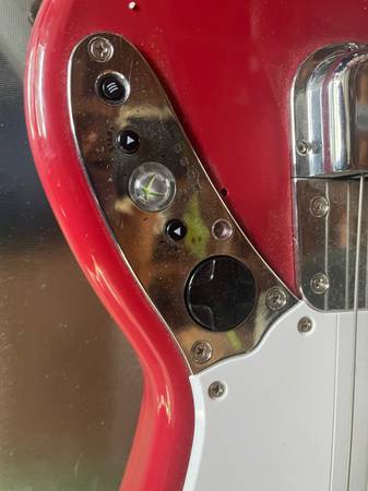 Guitar Xbox 360 Rock Band 3 Stratocaster Fender Mustang Guitar Ex Cond - $35 (Billerica)63471261396737123