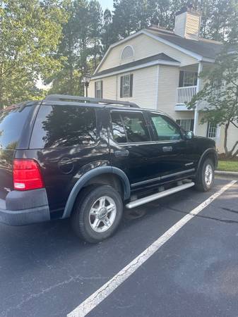 2005 Ford Explorer 4x4 en venta - $1,000 (Charlotte)63617434681603121