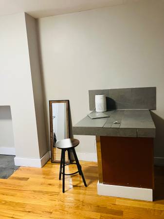 $2,500 Studio | East Village. Lease Takeover Nov-Mar. Option to renew. (East Village)63850121600897121