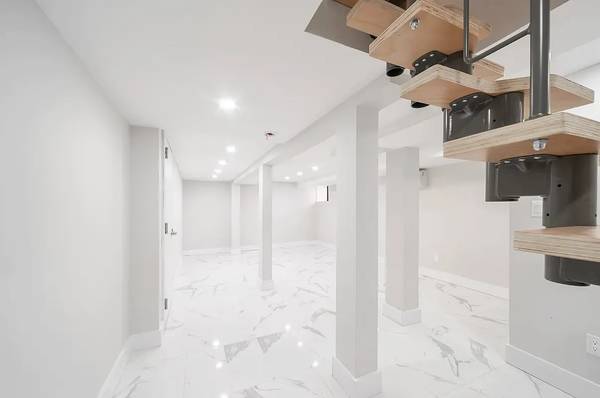 $3,100 / 3br - VIDEO! 🎥✨XXXXL DUPLEX IN CH! 2 BATH ROOMS!MODERN BRIGHT & CHARMING ✨✨ (Brooklyn)64033633410689122
