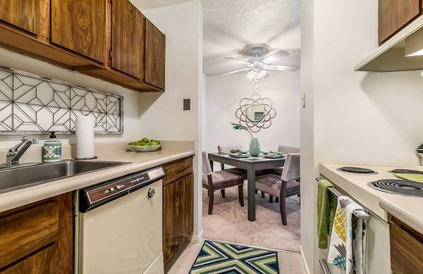 $970 / 1br - Comfy 1 Bedroom Unit Available Now ! (Metairie)63903539280258123