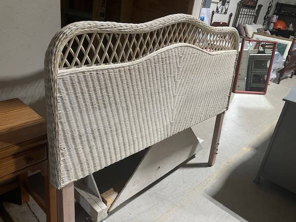 Queen Wicker Headboard 65988 1