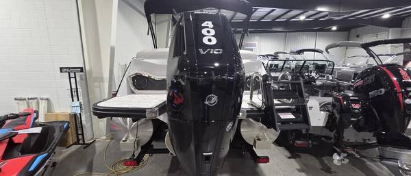 2025 Bennington 25 RX FRESHWATER Fastback Tritoon 400 HP Mercury 1