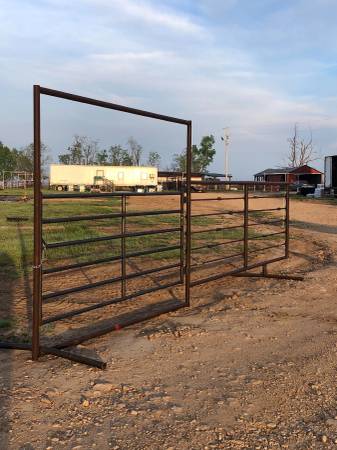 24 ft Free Standing Panels - $375 (Grove)63470469792515122