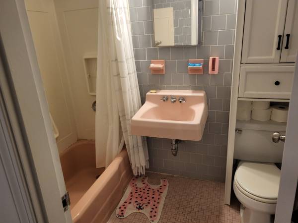 $2,050 / 1br - 410ft2 - 1 Bedroom Available November In Brookline Coolidge Conner, No Fee! (Brookline)63996691084035123