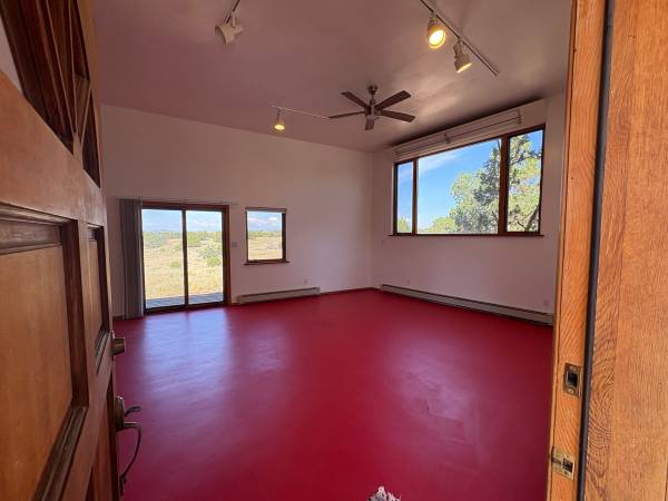 $1,200 / 1br - 630ft2 - Estudio campestre con alquiler reducido: ahora $1200/mes (Santa Fe,)63806171058433123