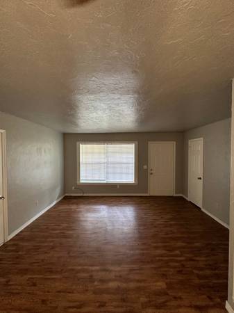 $1,250 / 3br - 1100ft2 - 1708 Westchester Drive (The Village)63670502898307122