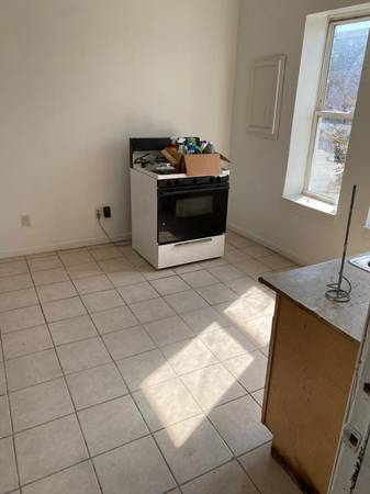 $950 / 2br - 2 Bedroom for rent (Bailey and Kermit)63925203826179121