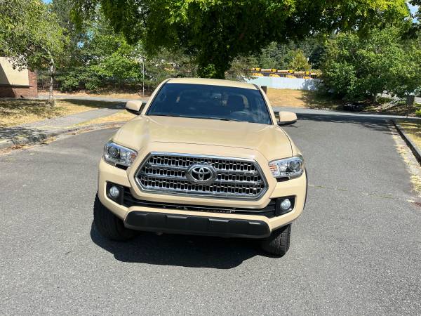 2017 toyota tacoma trd - $29,500 (Seattle)63624338675969122