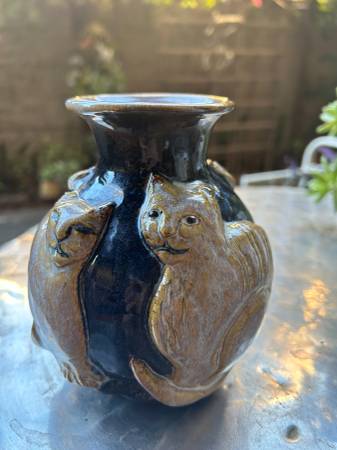Vintage North Eagle Art Pottery ~ Jarrón de gato ~ Firmado - $50 (Los Ángeles)63471426725763121