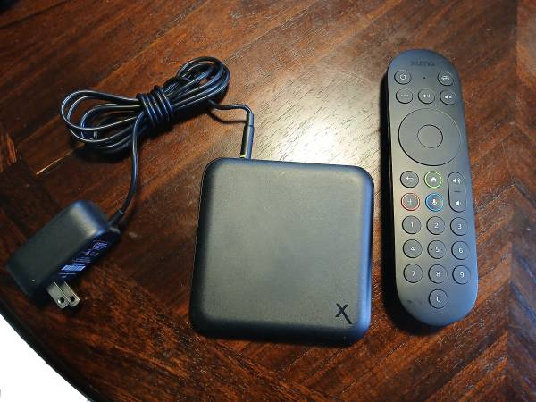 XFINITY XiOne with remote 1