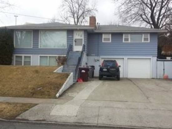 $900 / 2br - 463 SW State St. (Pullman)63689257235587120