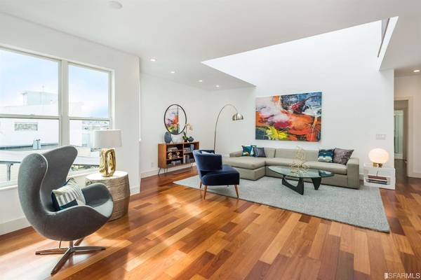 $2,300 / 3br - 2032ft2 - two-level penthouse with great natural light and urban views (San Francisco, CA)63938629295875121