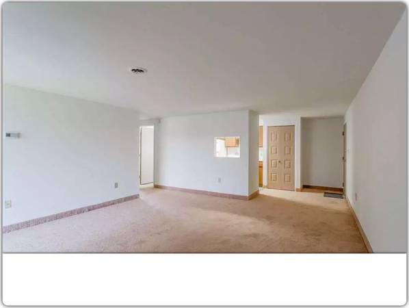 $585 / 1br - 400ft2 - Unbelievable Value! Lots of amenities! 1 bed / 1 bath (Indiana)63836542496259121