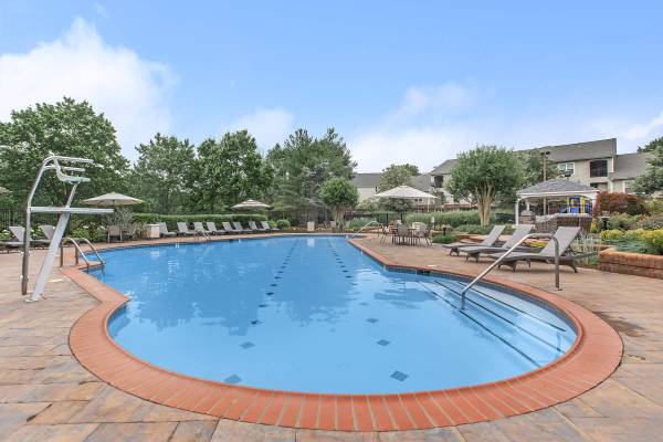 $1,840 / 1br - 546ft2 - Walk-in Closets, Breakfast Bar, On-site Maintenance (20300 River Ridge Terrace, Ashburn, VA)64040193313793121