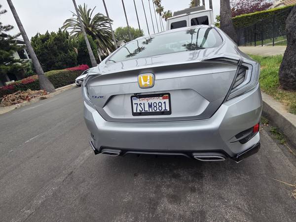 2016 Honda Civic LX manual 17,500 miles - $16,500 (Los Angeles)63623779933443122