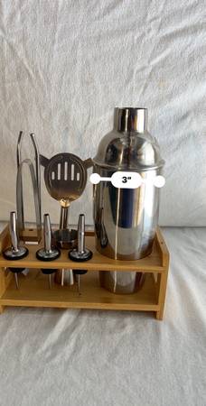 Cocktail shaker set with stand 1