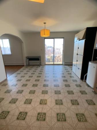$4,000 / 3br - Spacious Three-Bedroom in Heart of Astoria (ASTORIA)63788881937281120