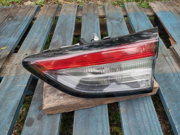 2020-2022 ford escape inner tail light Right hatch mounted 1