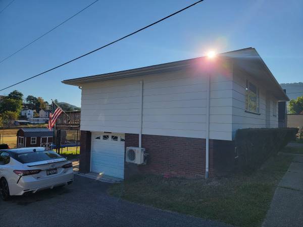 $195,000 / 3br - 02004ft2 - Casa en venta por el propietario (Saxton, PA)63836544151937121
