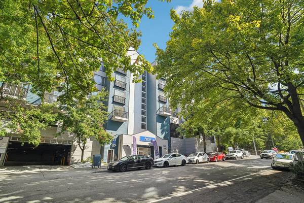 $1,895 / 1br - 700ft2 - Modern Living. Central Location. 6 Weeks Free Rent + Free Parking! (600 7th Ave, Seattle, WA)63889987306369124