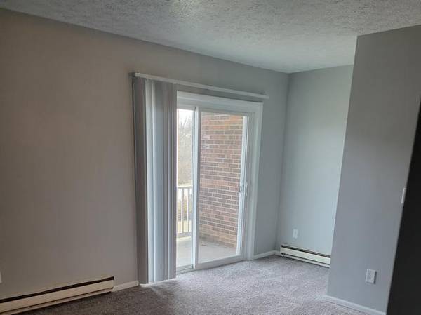 $990 / 1hab - 571ft2 - Techo Abovedado, Dos Centros de Lavandería para Residentes en Cada Edificio (Burlington)63685944471041120