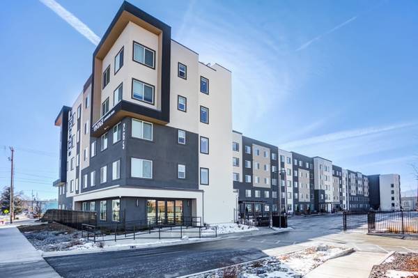 $1,243 / 1br - Indoor Mailroom, 1B/1B, In Reno (265 Washington St, Reno, NV)63178491287041124