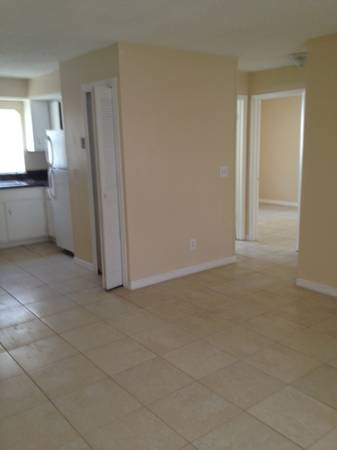 $1,500 / 2br - 750ft2 - Vero Beach - Bright, Open 2 bedroom (41st Avenue & 18th Street)63799908780929121