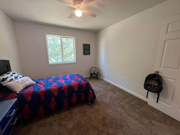 $1,050 / 3br - 1008ft2 - Dream big, live bigger: 3 BR, 1 BA, 1008 Sq Ft awaits. (Storm Lake)63849486828545122