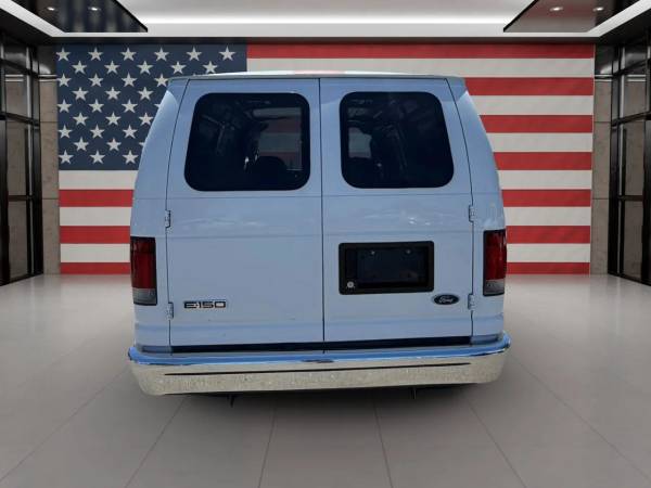 2008 Ford E150 - Photo 7