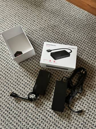 Ivanky 12-in-2 MacBook docking station 1