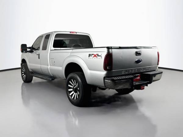 2011 Ford Super Duty F-350 - Photo 3