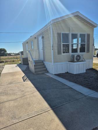 $25,000 / 1br - 1986 Un dormitorio, un baño, Modelo de parque (Frostproof)64149647782531120