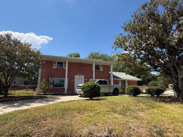OFF MARKET – SAN ANTONIO HARMONY HILLS 78216 1