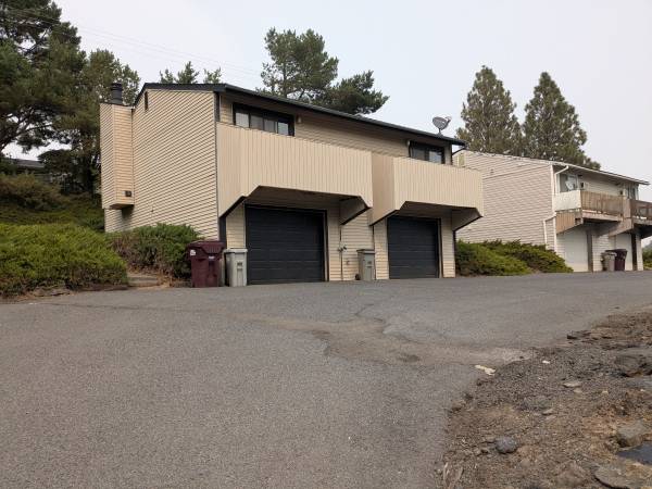 $900 / 1br - 1 bedroom, 1 bathroom duplex unit (Pullman)63980822240003120