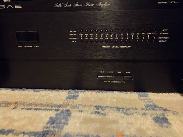 SAE 2400L solid state stereo amplifier 1